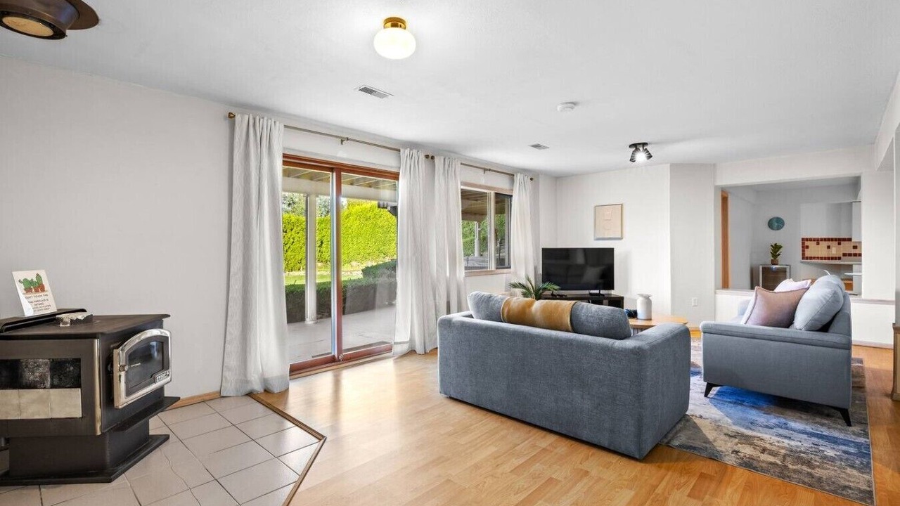 Photo of Livingroom in Central Okanagan