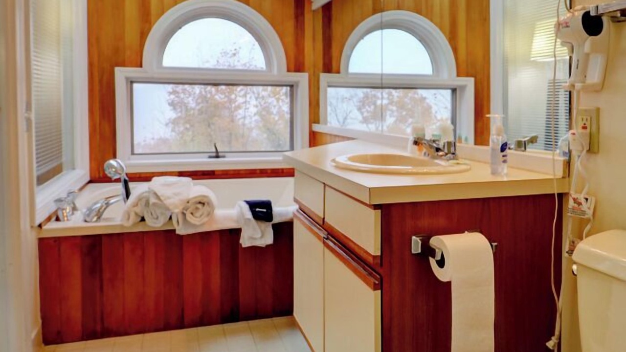 Photo of Bathroom in Bartlett