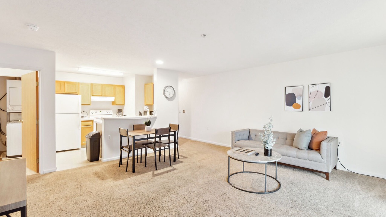 Photo of Livingroom in Wadsworth