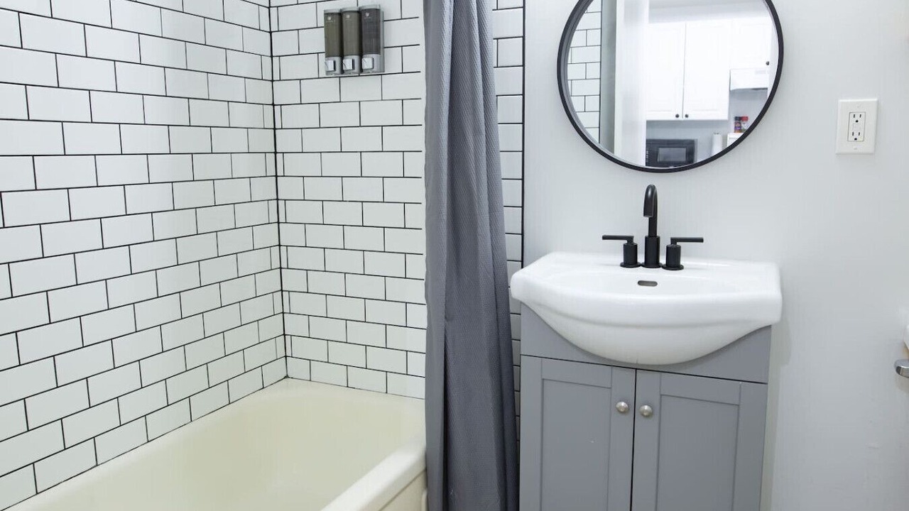 Photo of Bathroom in Harrison Hot Springs