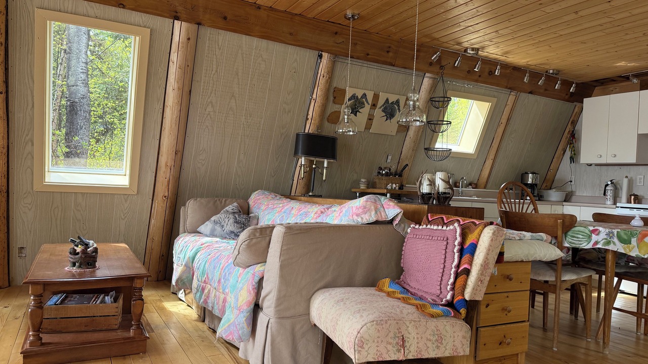Photo of Livingroom in Regional District of Fraser-Fort George