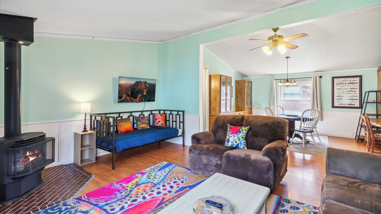 Photo of Livingroom in Creede