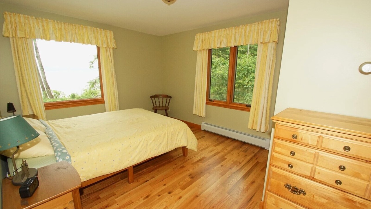 Photo of Bedroom in Moultonborough