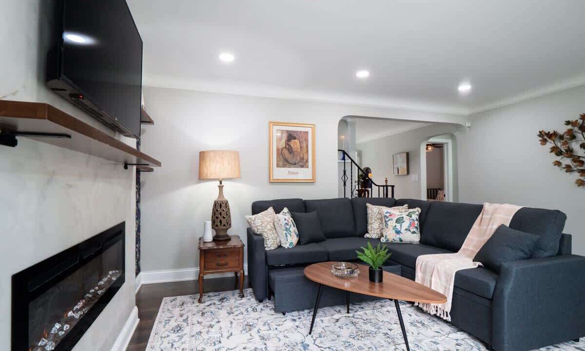 Photo of Livingroom in Cleveland Heights