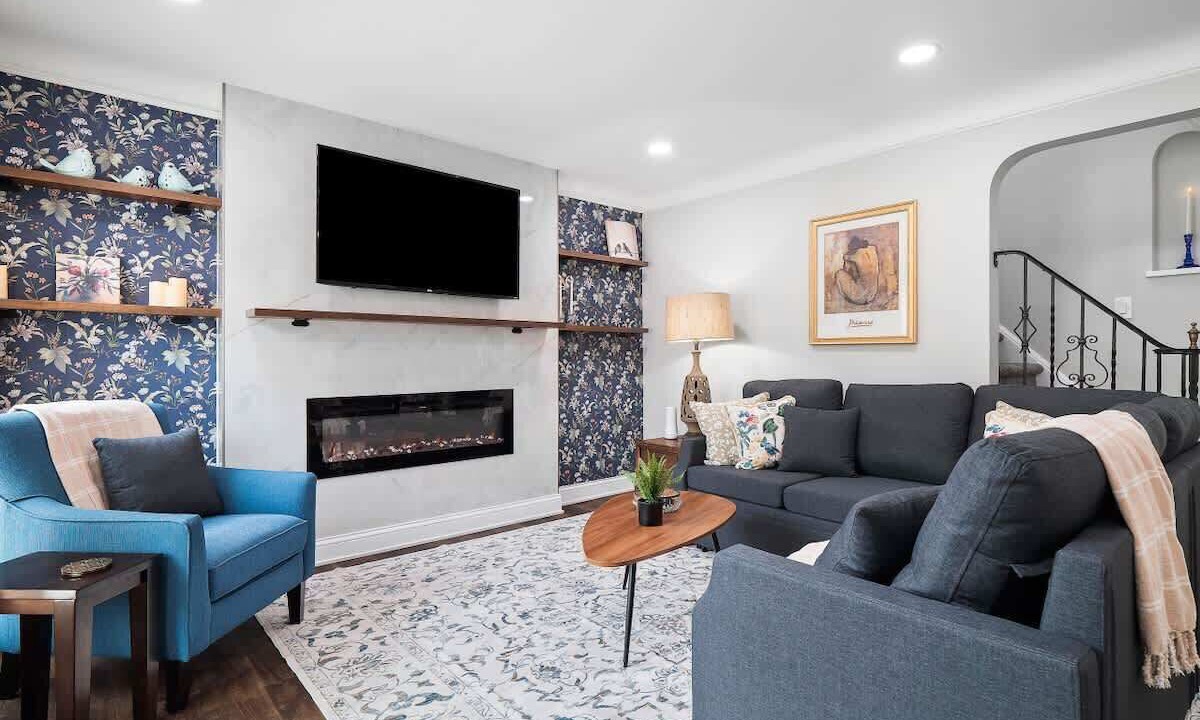 Photo of Livingroom in Cleveland Heights