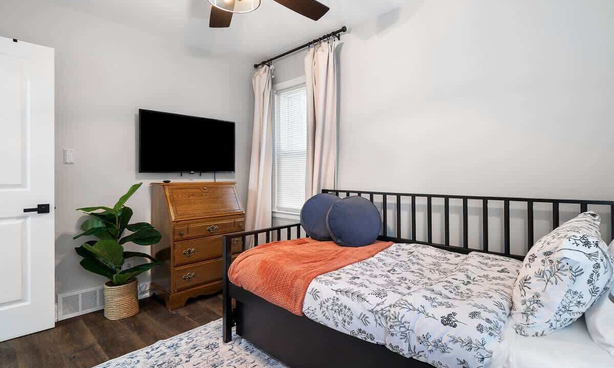 Photo of Bedroom in Cleveland Heights