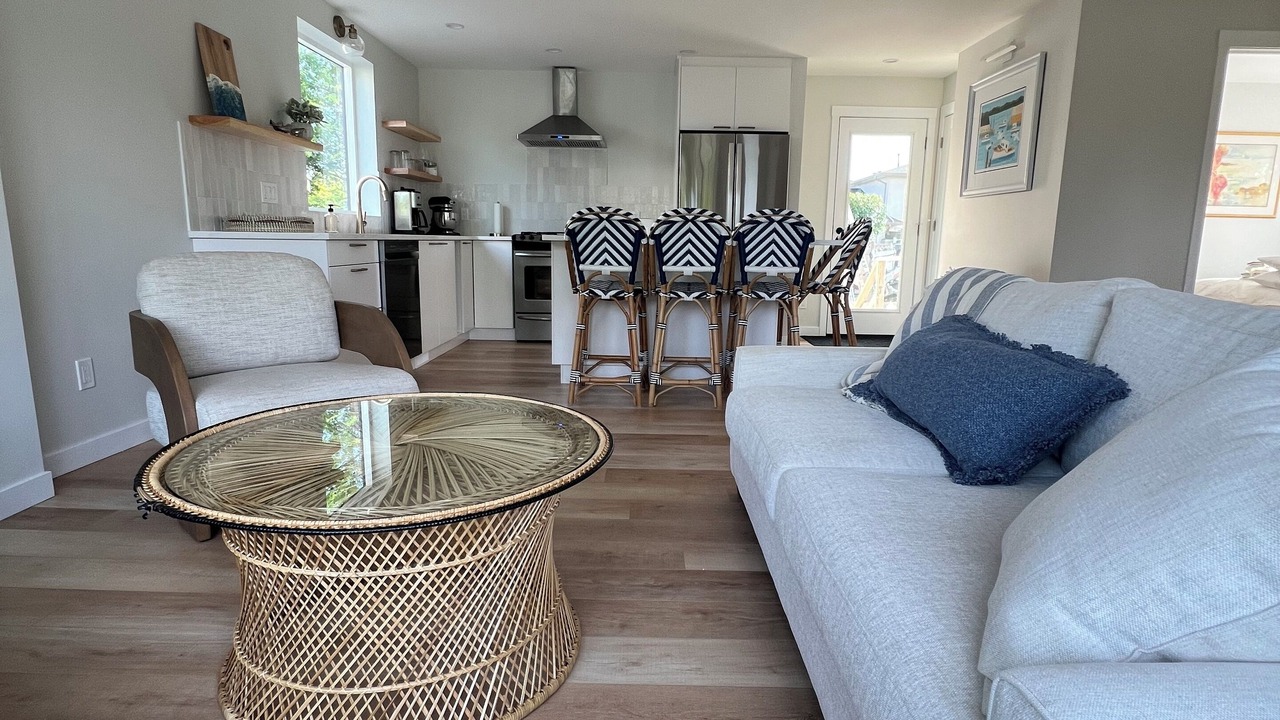 Photo of Livingroom in Campbell River