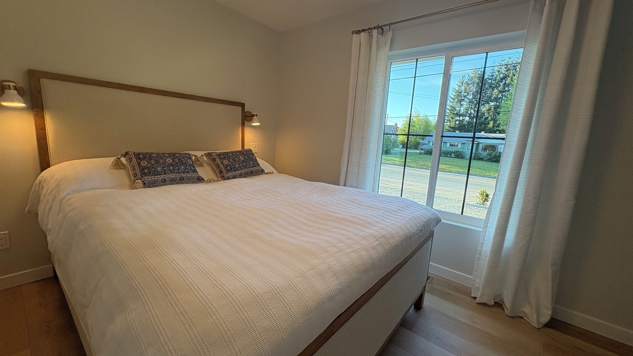 Photo of Bedroom in Campbell River
