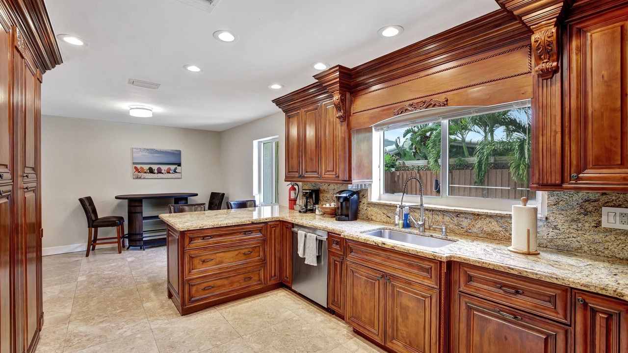 Photo of Kitchen in Lauderdale-by-the-Sea