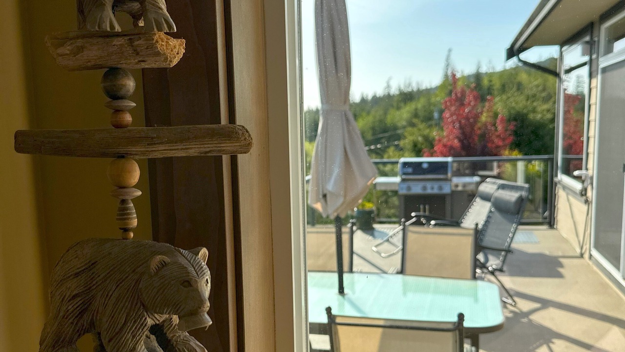 Photo of Patio Balcony in Juan de Fuca Electoral Area