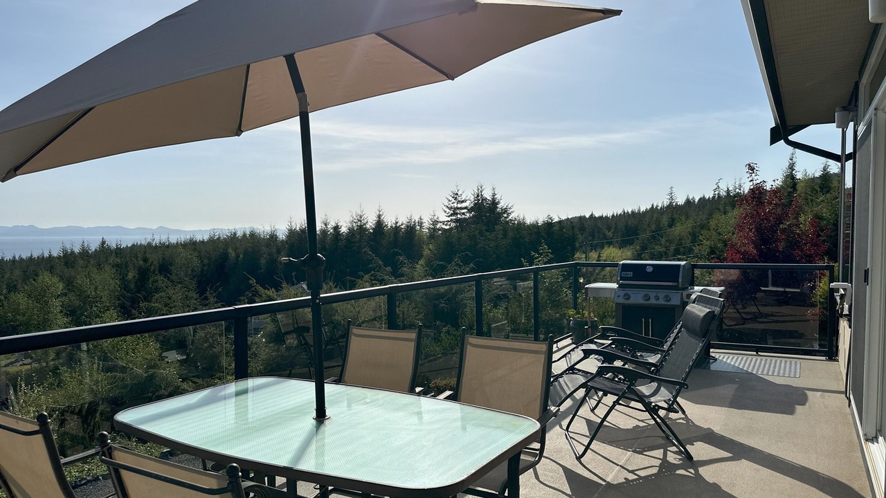 Photo of Patio Balcony in Juan de Fuca Electoral Area