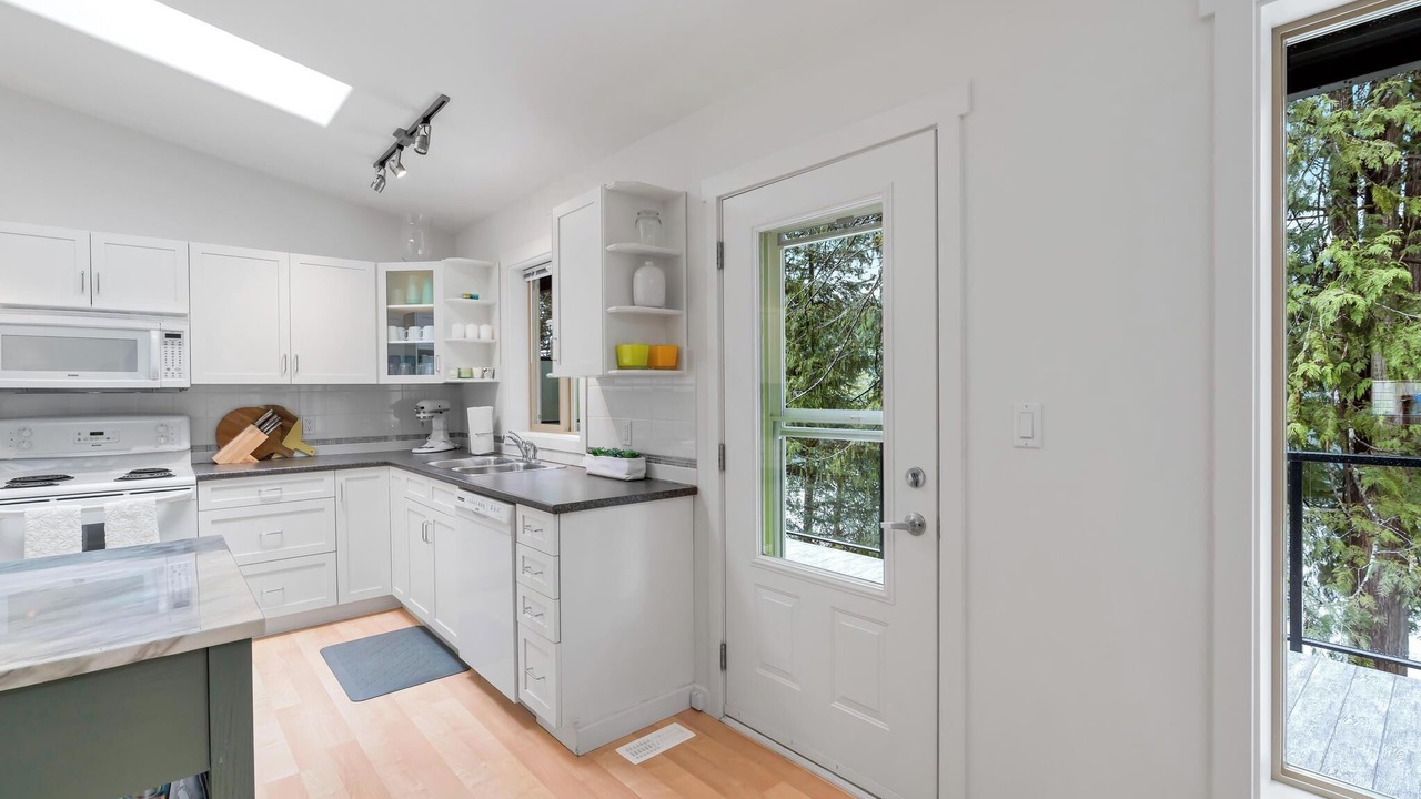Photo of Kitchen in Shawnigan Lake