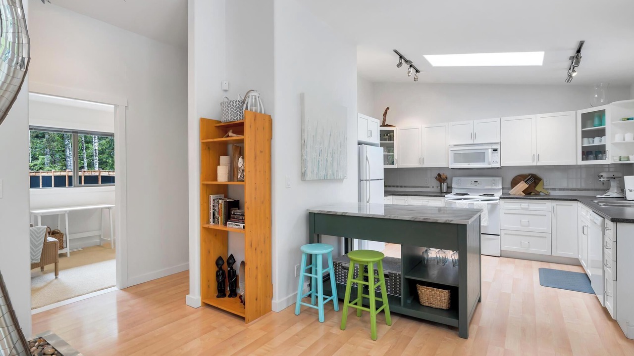 Photo of Kitchen in Shawnigan Lake