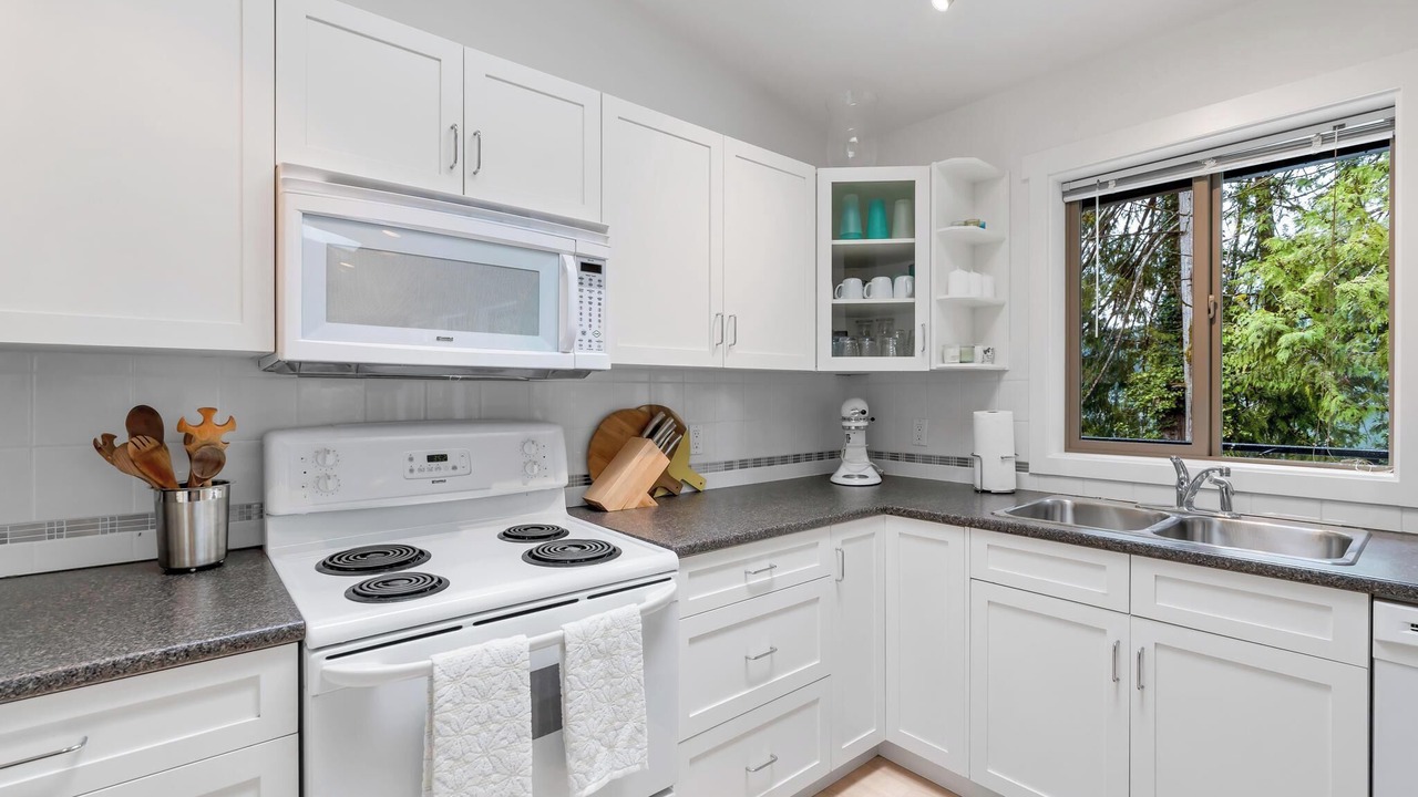 Photo of Kitchen in Shawnigan Lake