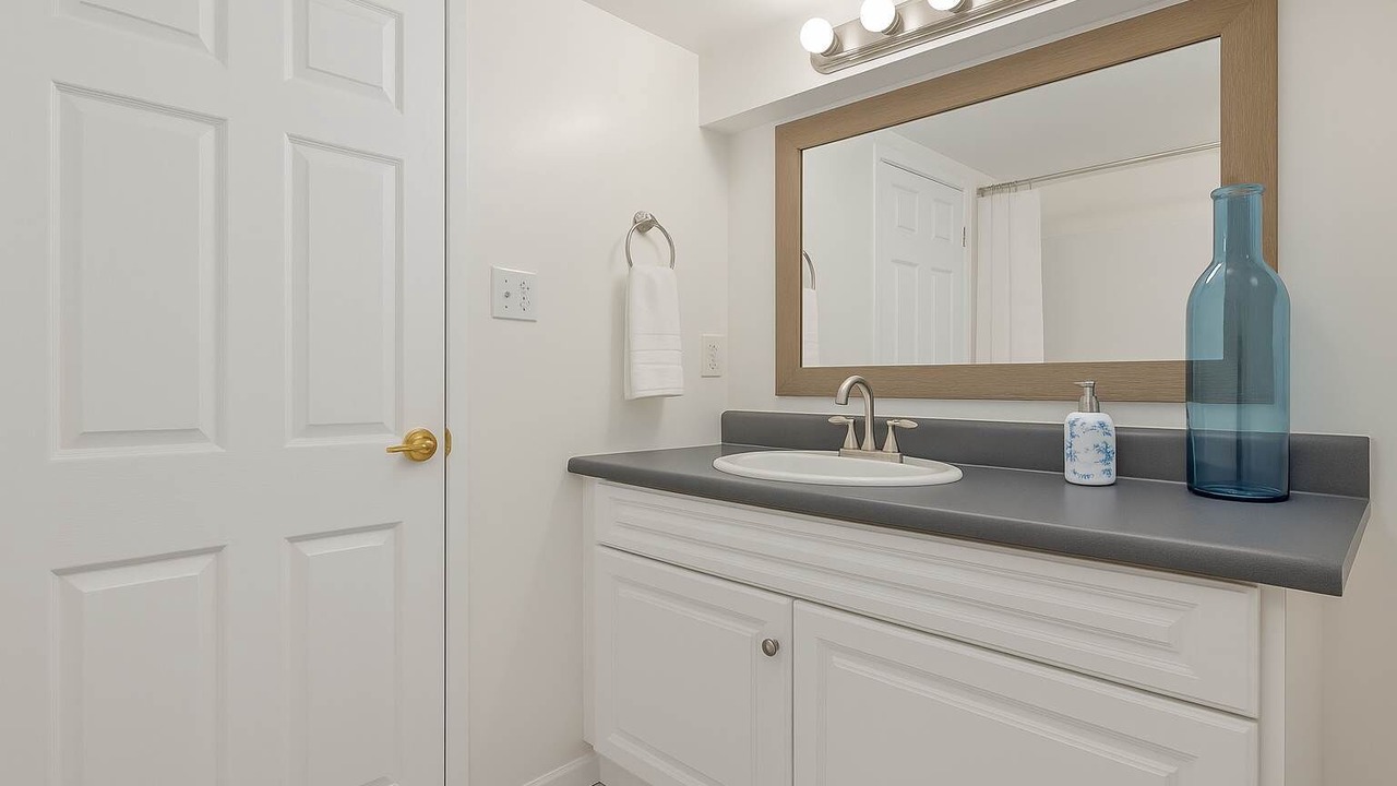Photo of Bathroom in Saanich West