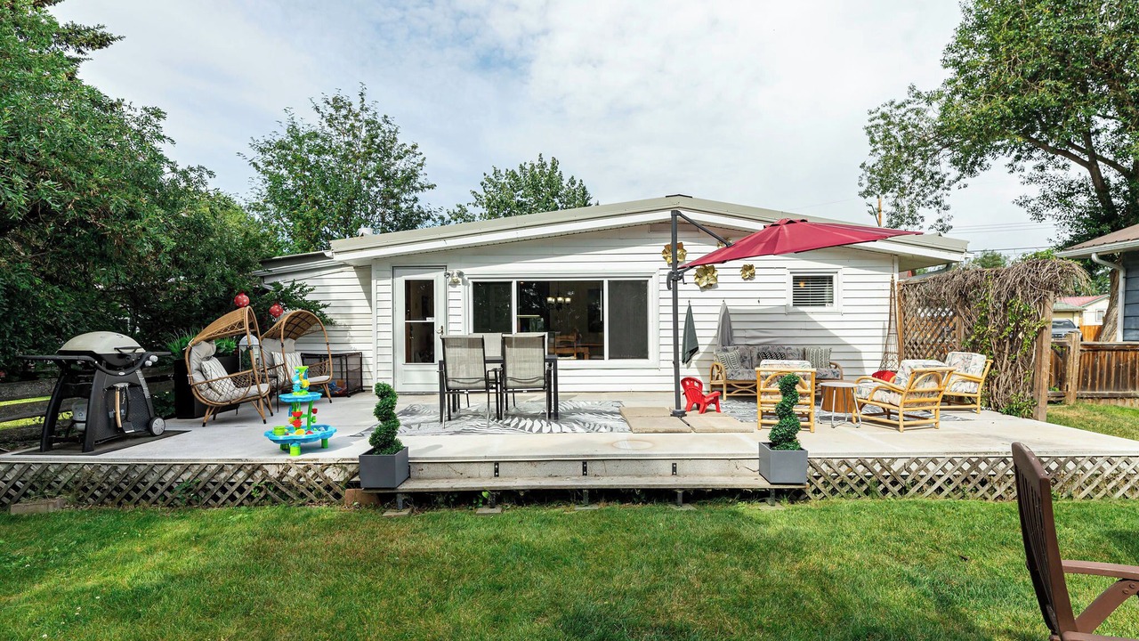 Photo of Patio Balcony in Sylvan Lake