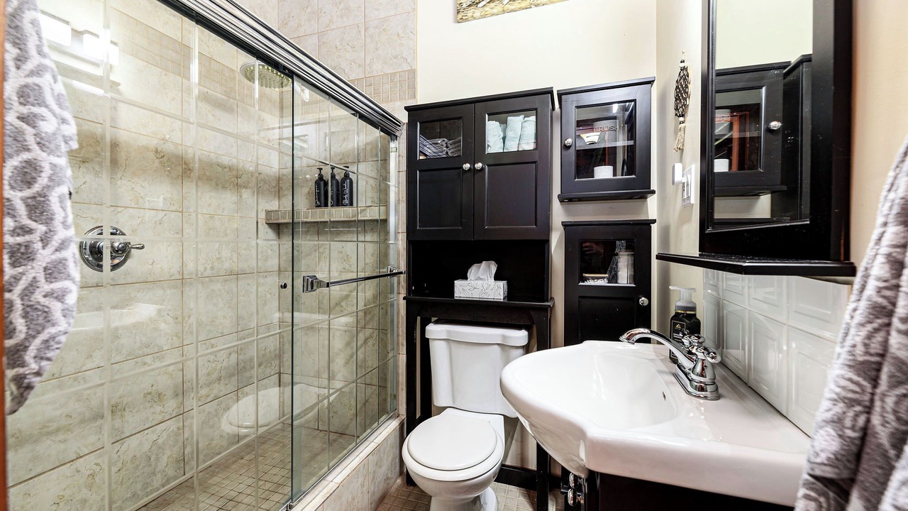 Photo of Bathroom in Sylvan Lake