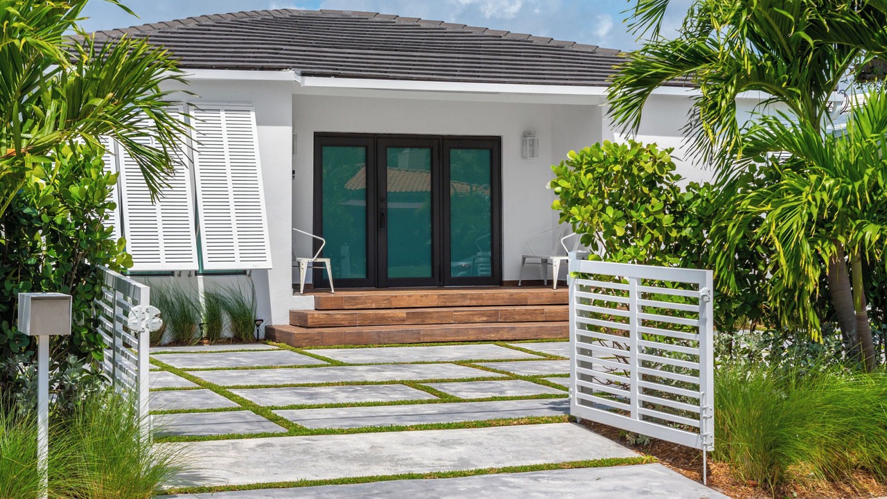 Photo of Patio Balcony in Surfside