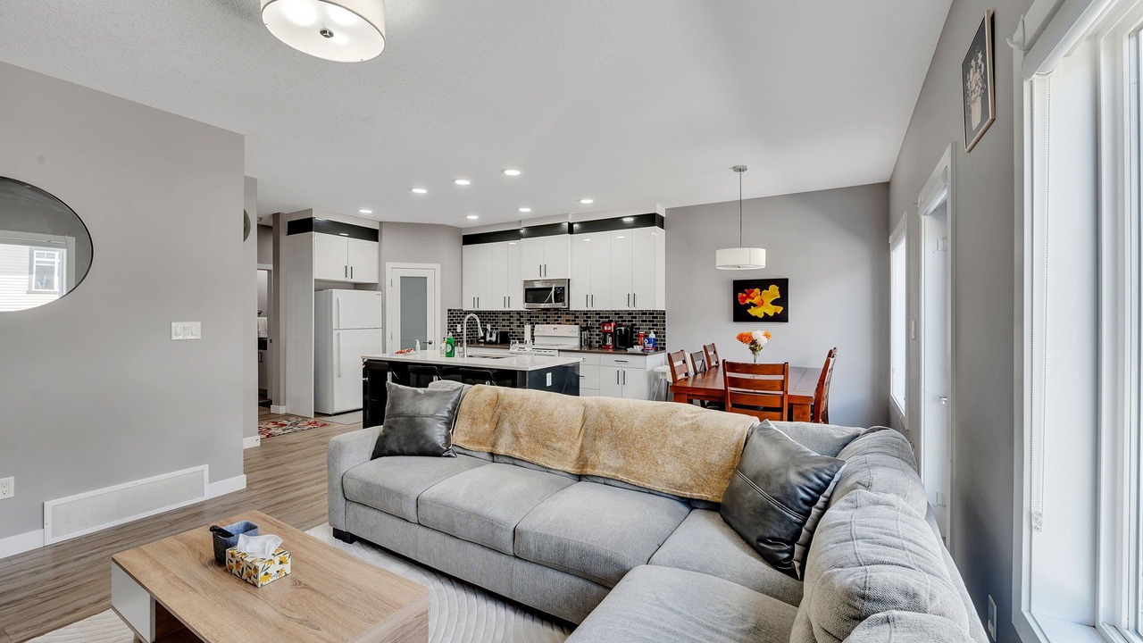 Photo of Livingroom in Southeast Edmonton