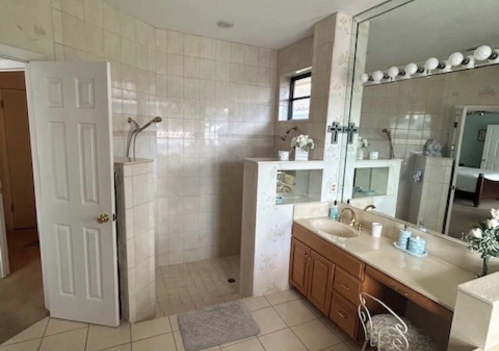 Photo of Bathroom in Lighthouse Point