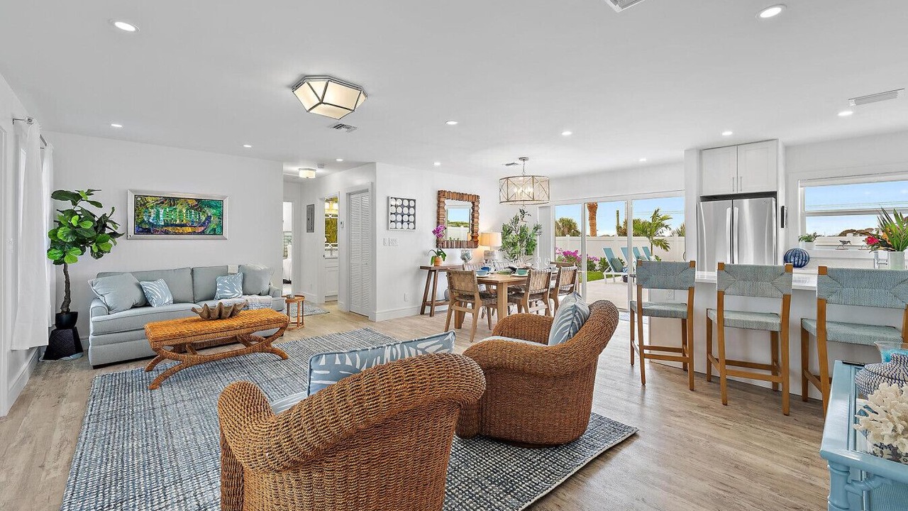 Photo of Livingroom in Juno Beach