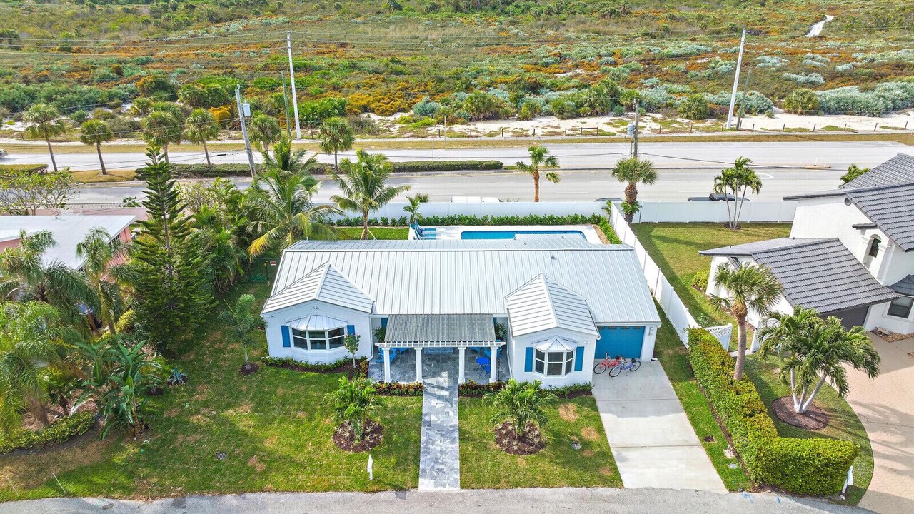 Photo of Outdoor in Juno Beach