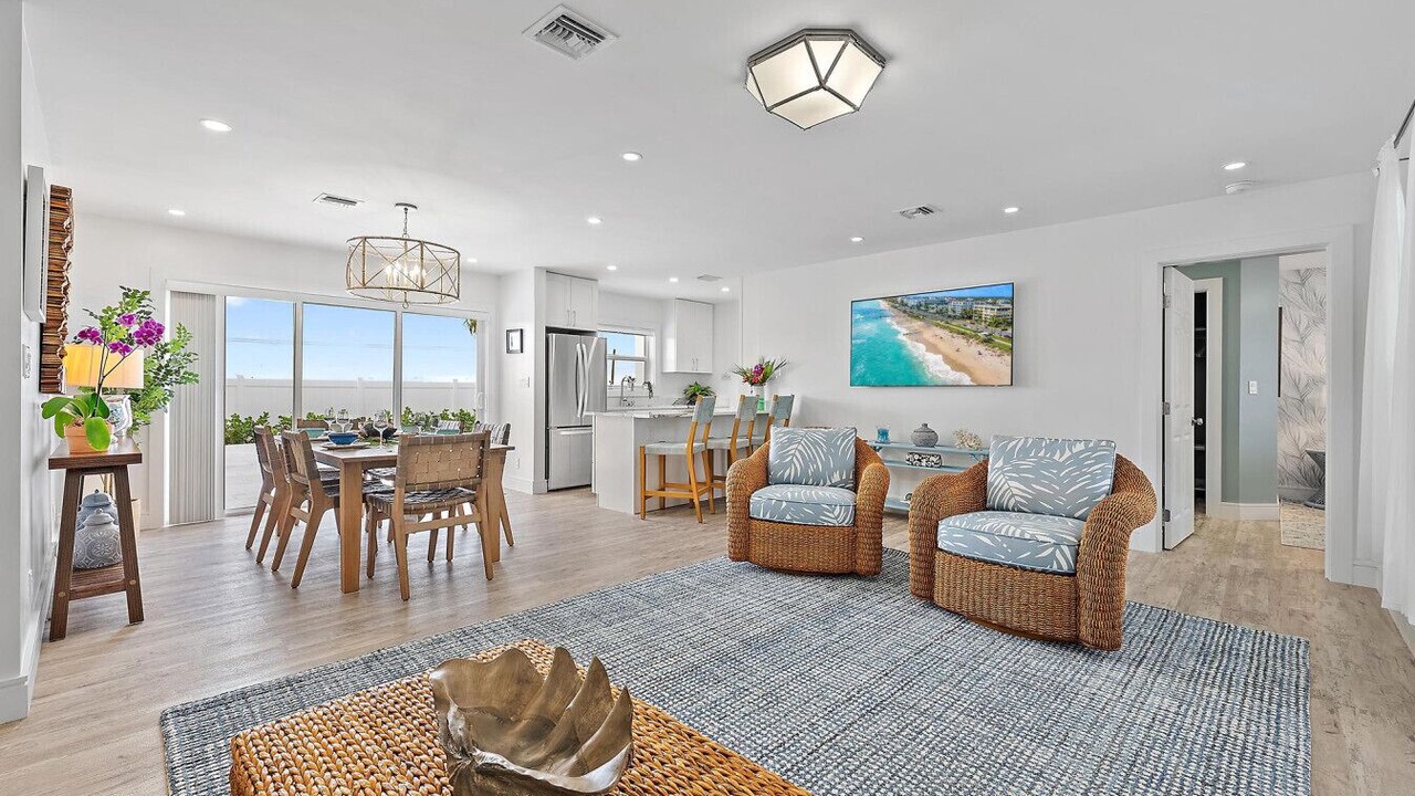Photo of Livingroom in Juno Beach