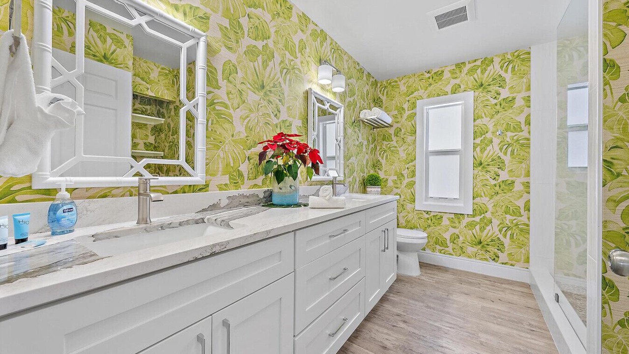 Photo of Bathroom in Juno Beach