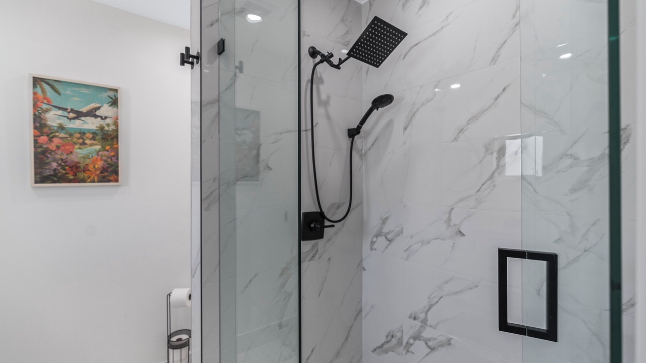 Photo of Bathroom in Garden Isles
