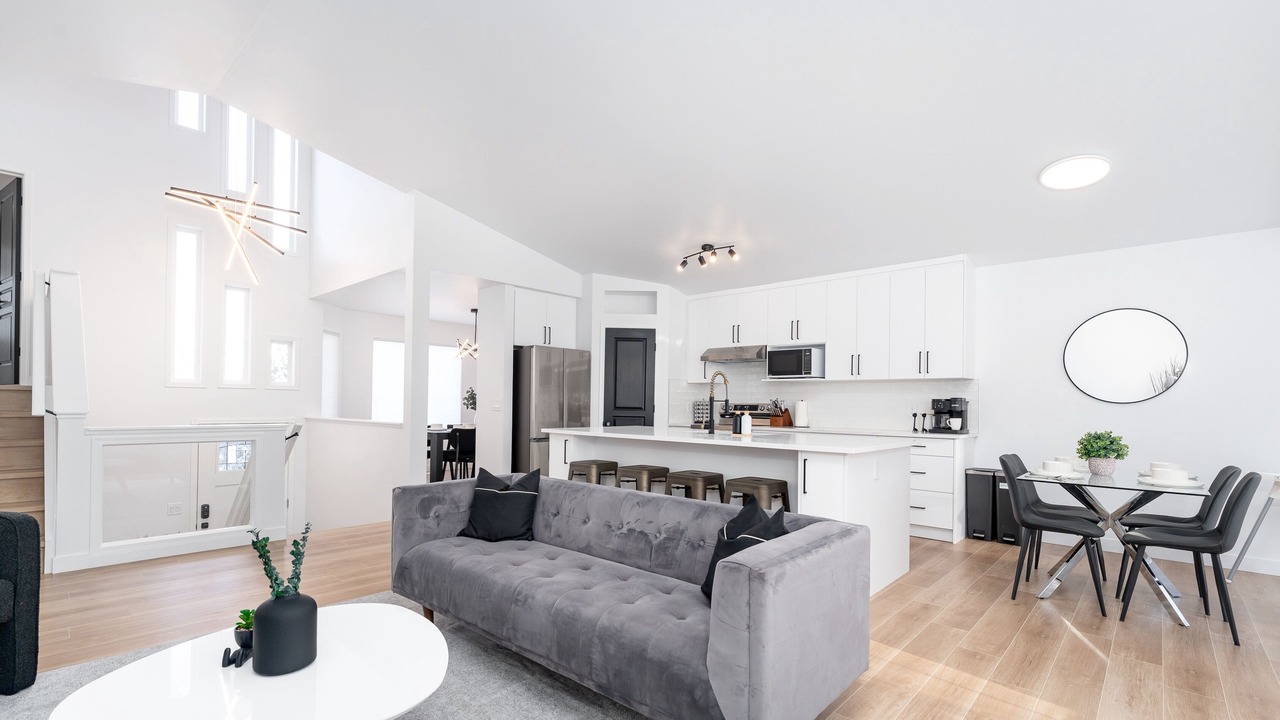 Photo of Livingroom in Southeast Edmonton