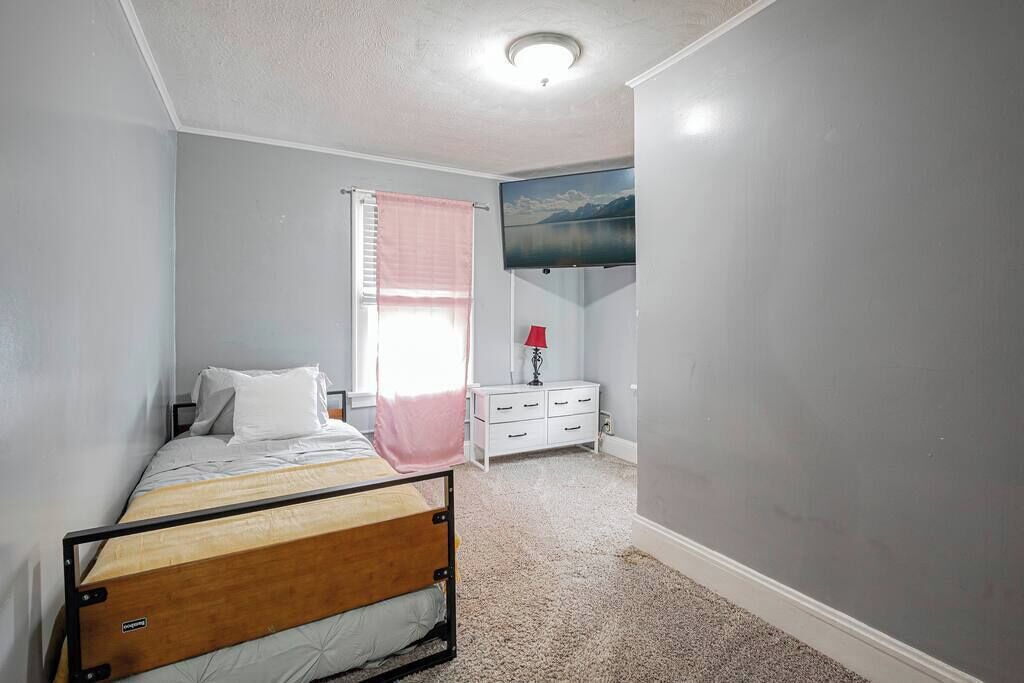 Photo of Bedroom in Akron