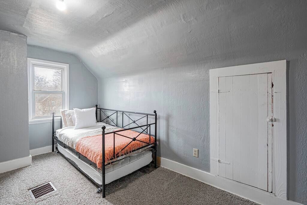 Photo of Bedroom in Akron