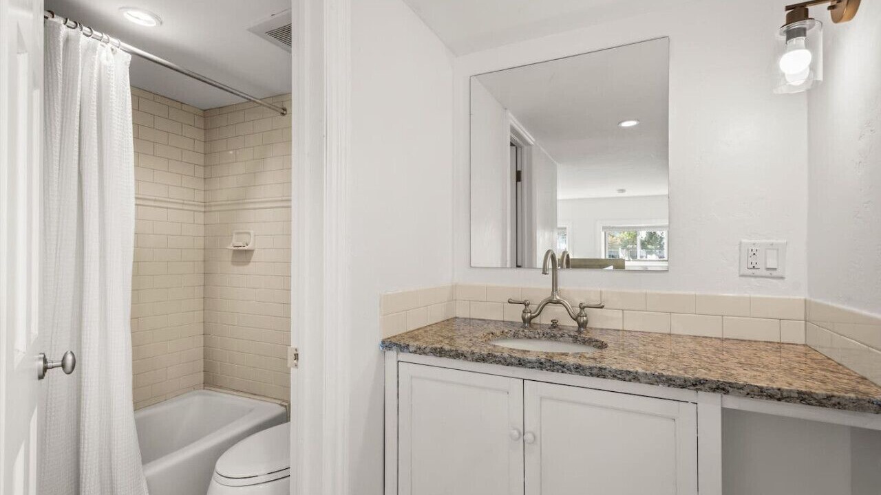 Photo of Bathroom in Basalt