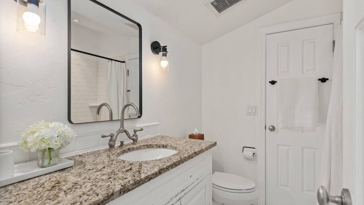 Photo of Bathroom in Basalt
