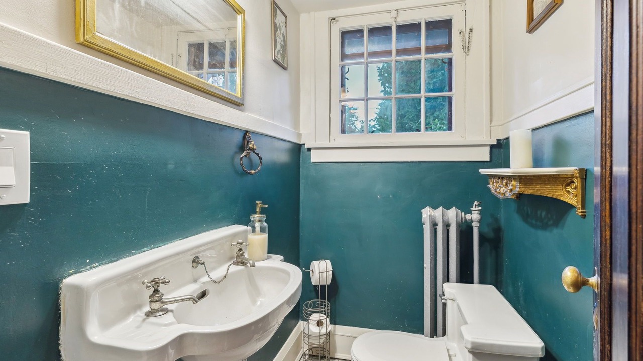 Photo of Bathroom in Edgewater