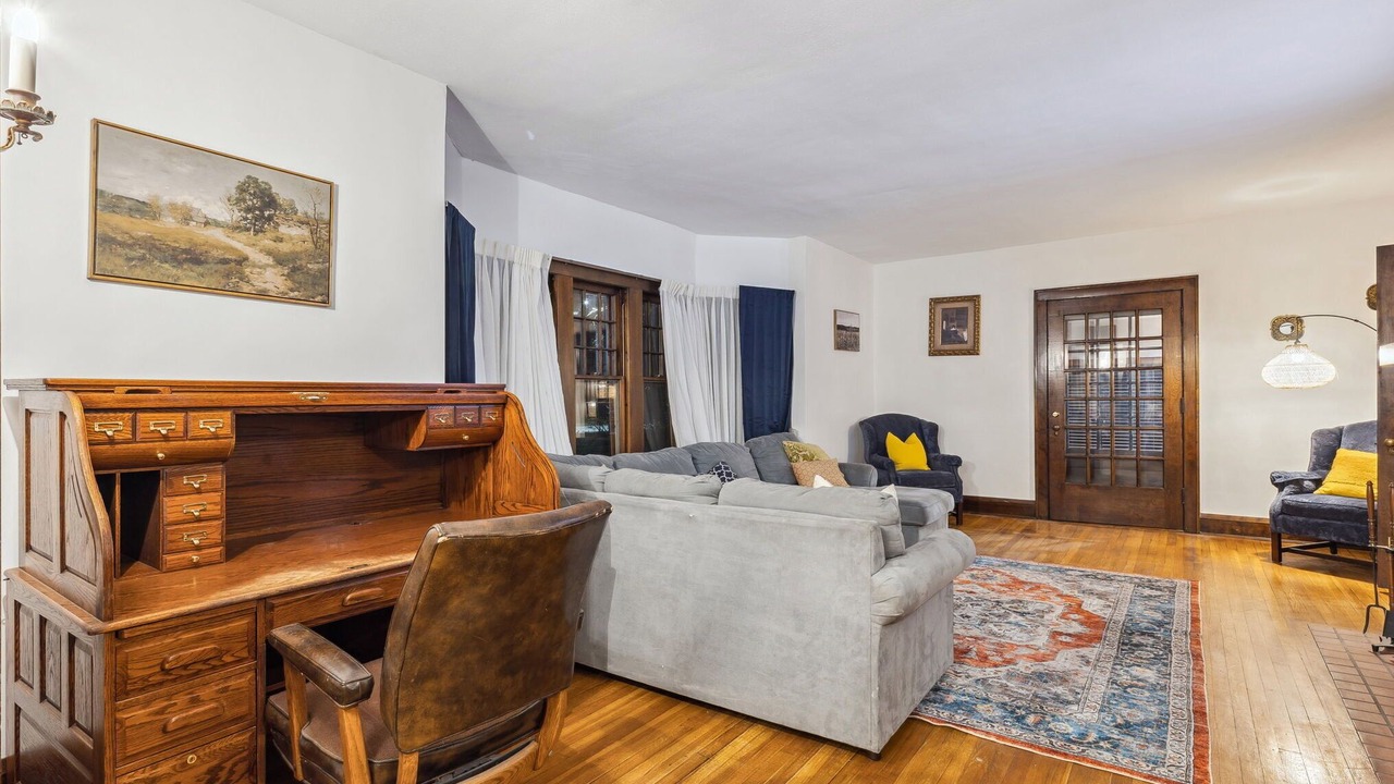 Photo of Livingroom in Edgewater