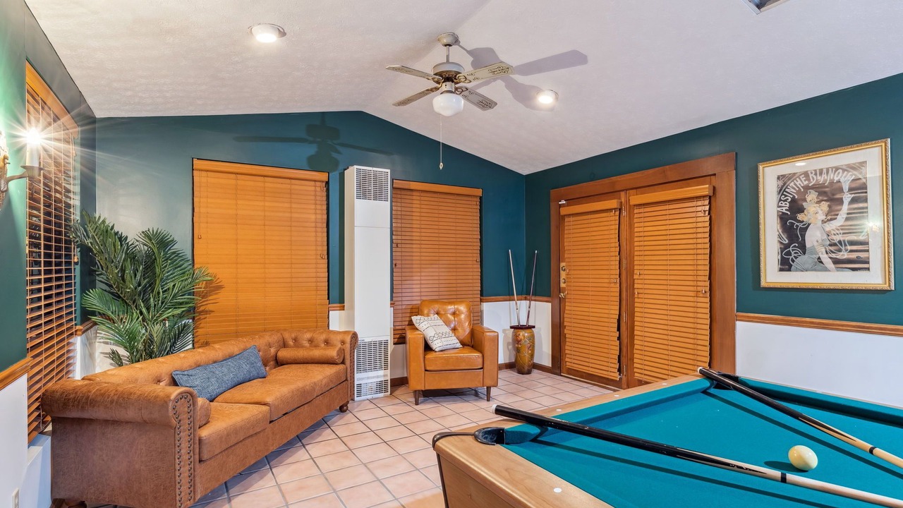 Photo of Livingroom in Edgewater