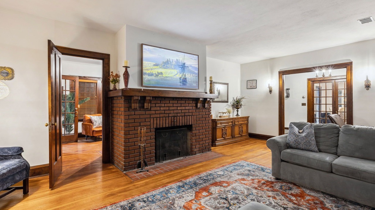 Photo of Livingroom in Edgewater