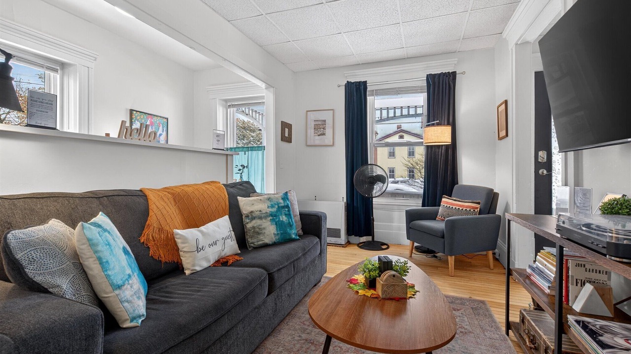 Photo of Livingroom in Old North End