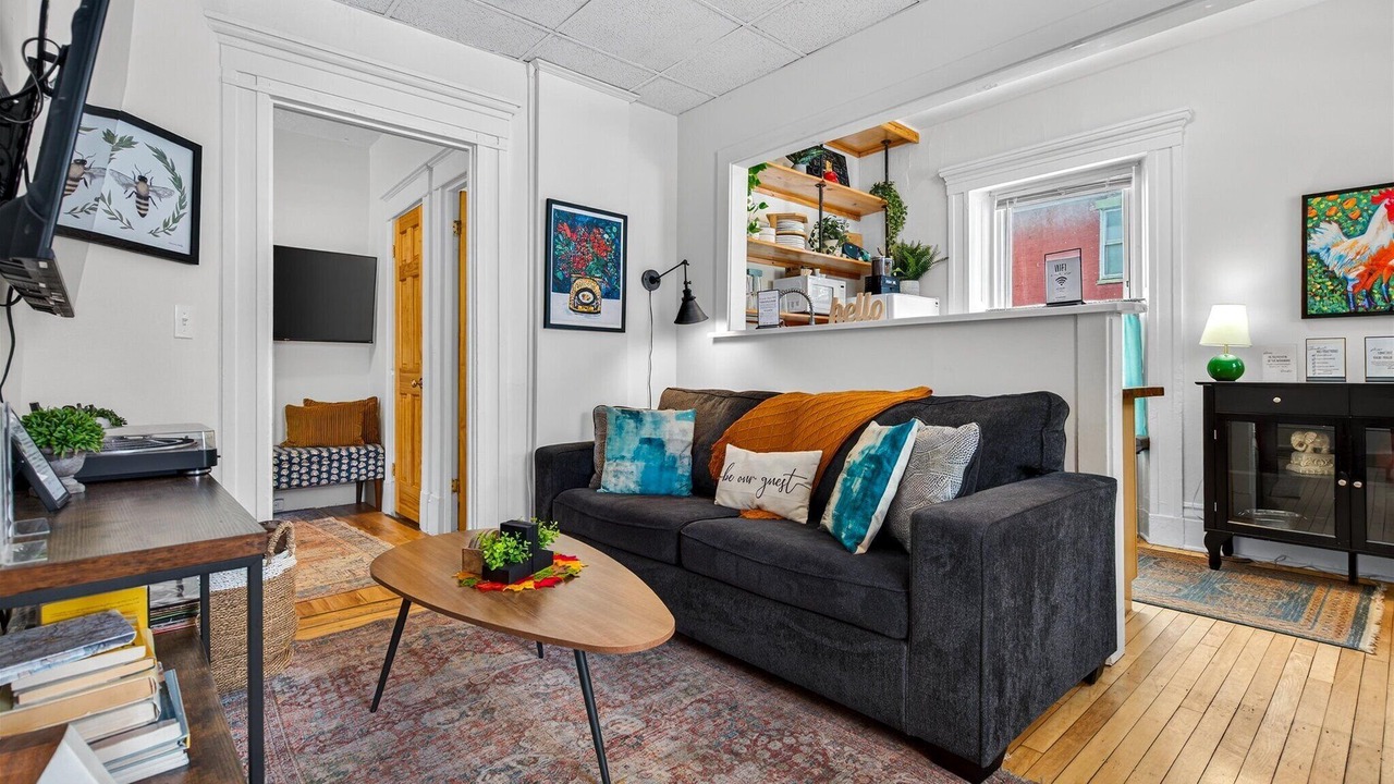 Photo of Livingroom in Old North End