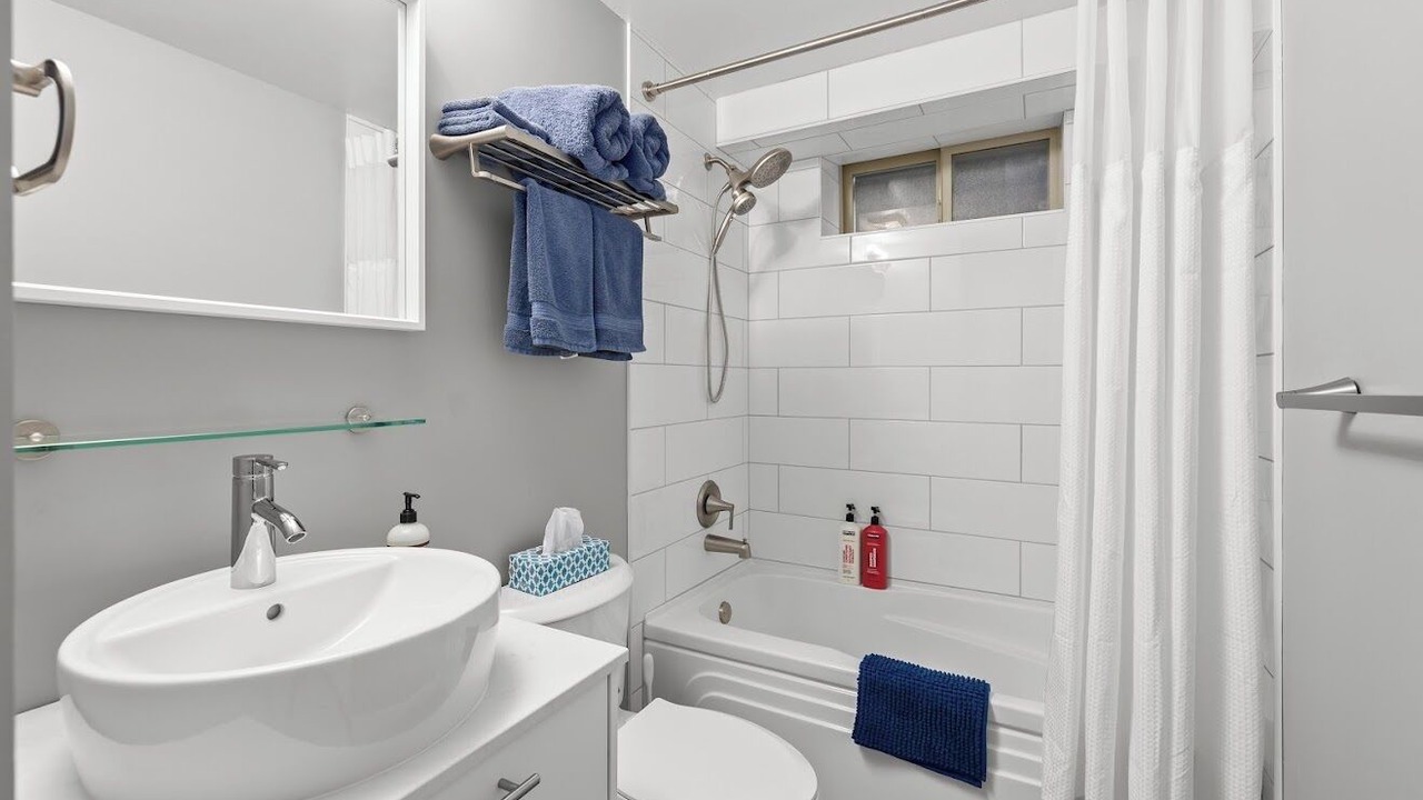 Photo of Bathroom in Lower Lonsdale