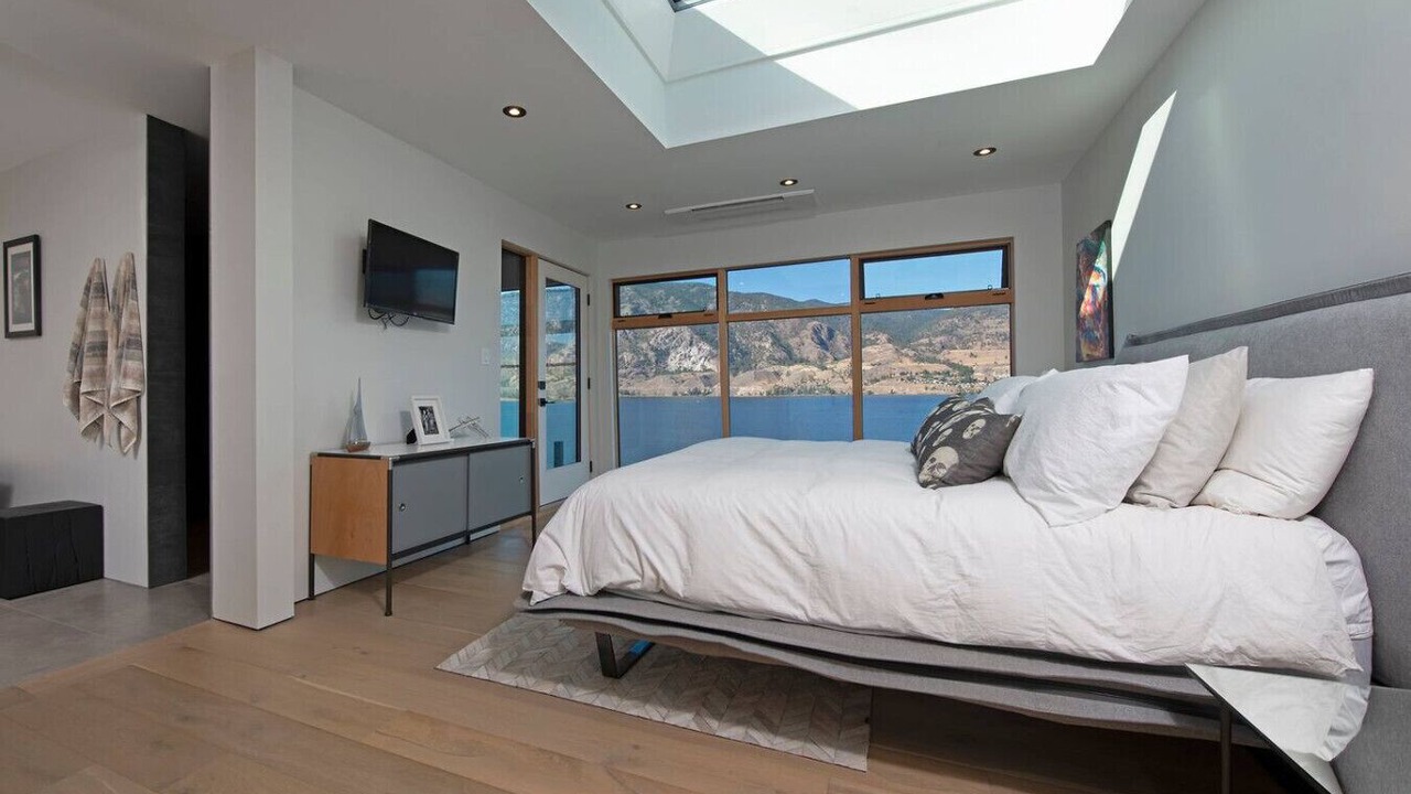 Photo of Bedroom in Okanagan-Similkameen