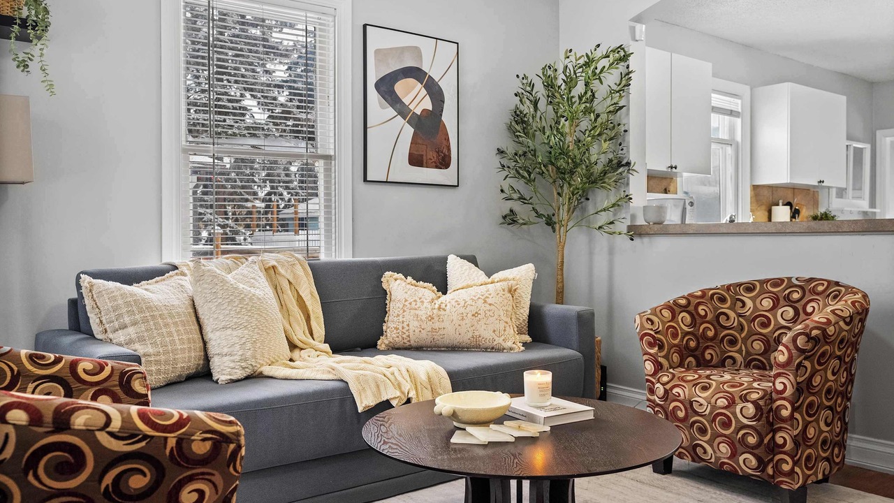 Photo of Livingroom in Sylvan Lake