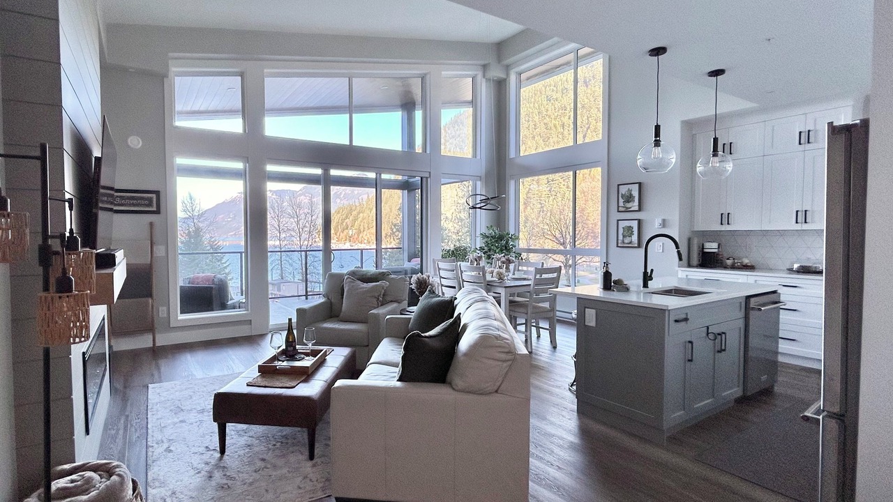 Photo of Livingroom in Harrison Hot Springs