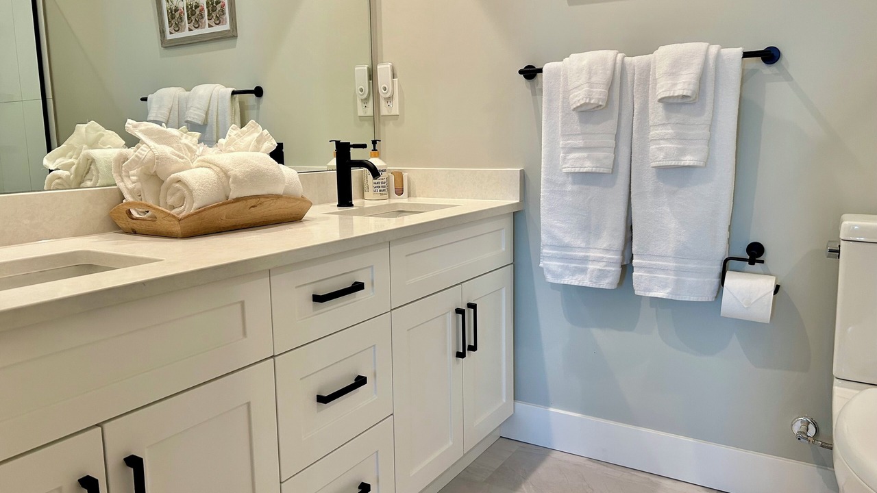 Photo of Bathroom in Harrison Hot Springs