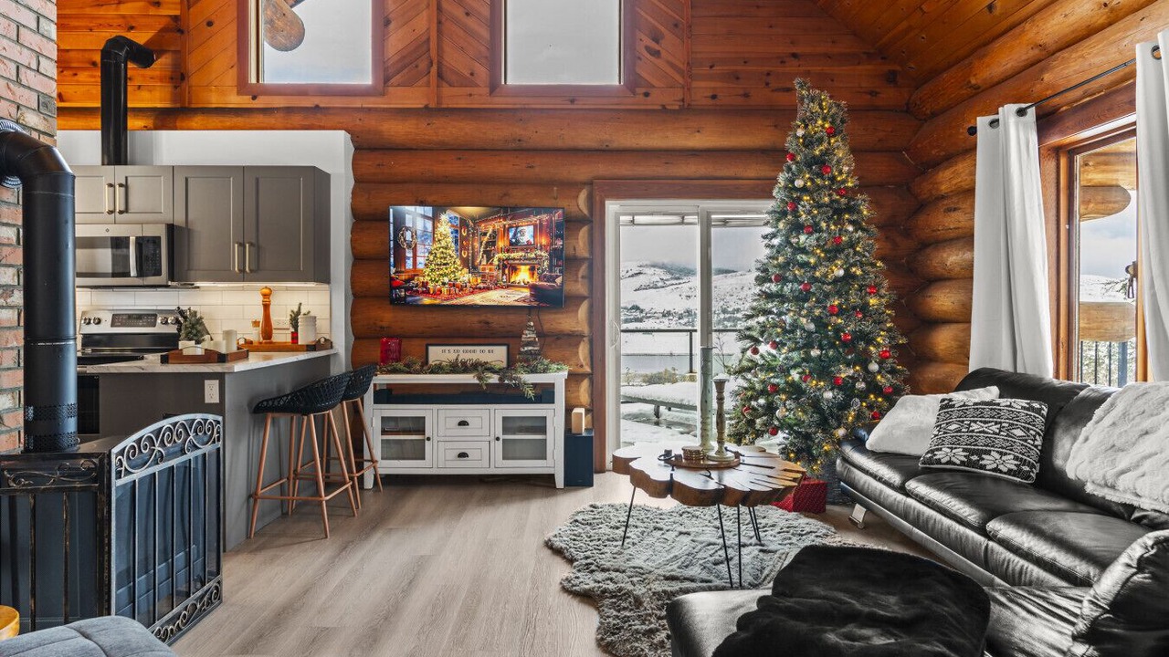 Photo of Livingroom in Vernon