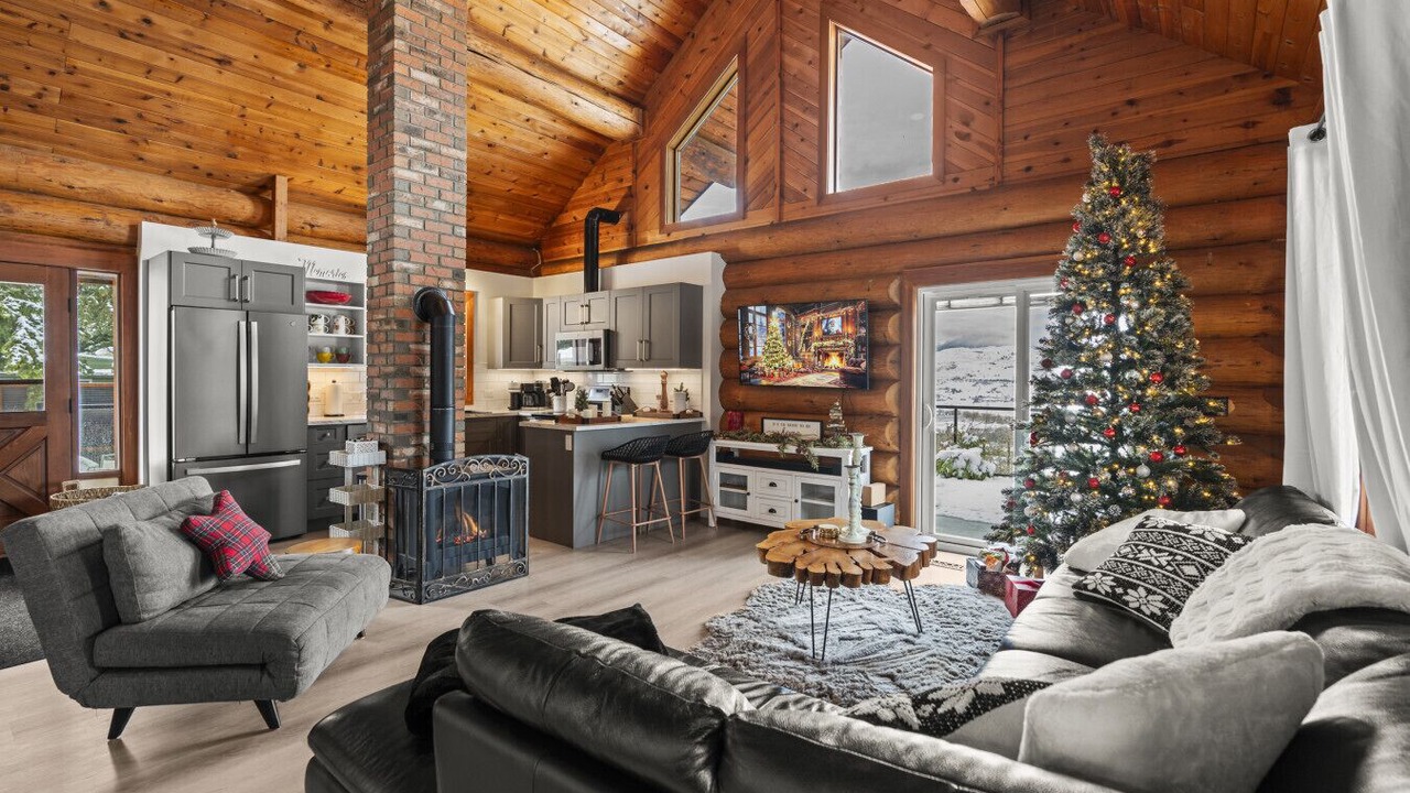 Photo of Livingroom in Vernon