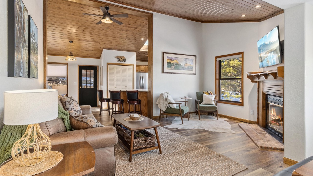 Photo of Livingroom in Estes Park