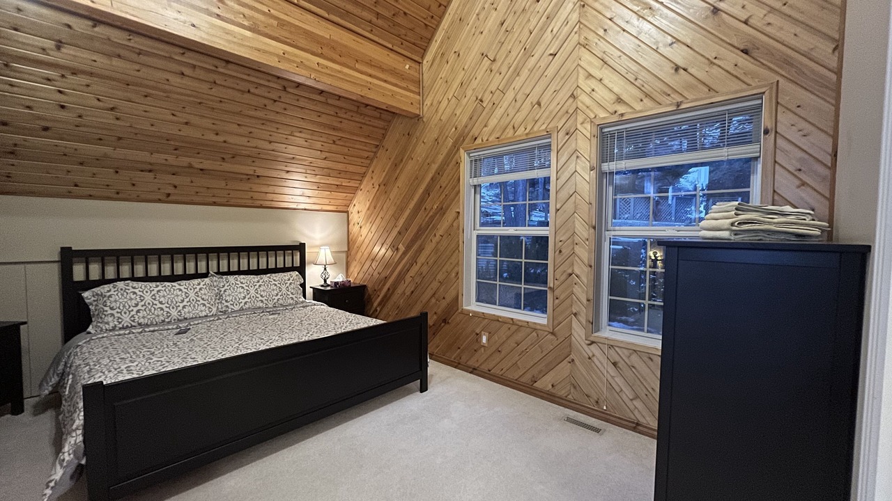 Photo of Bedroom in East Kootenay