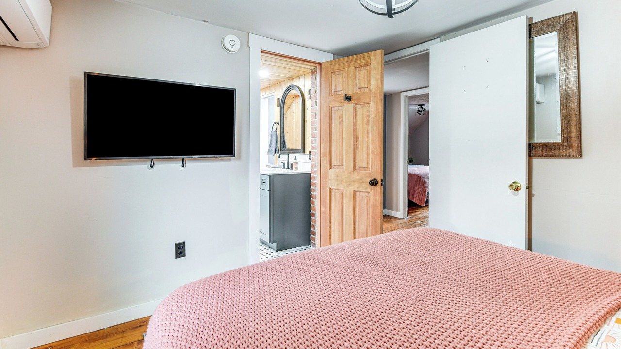 Photo of Bedroom in Waterville